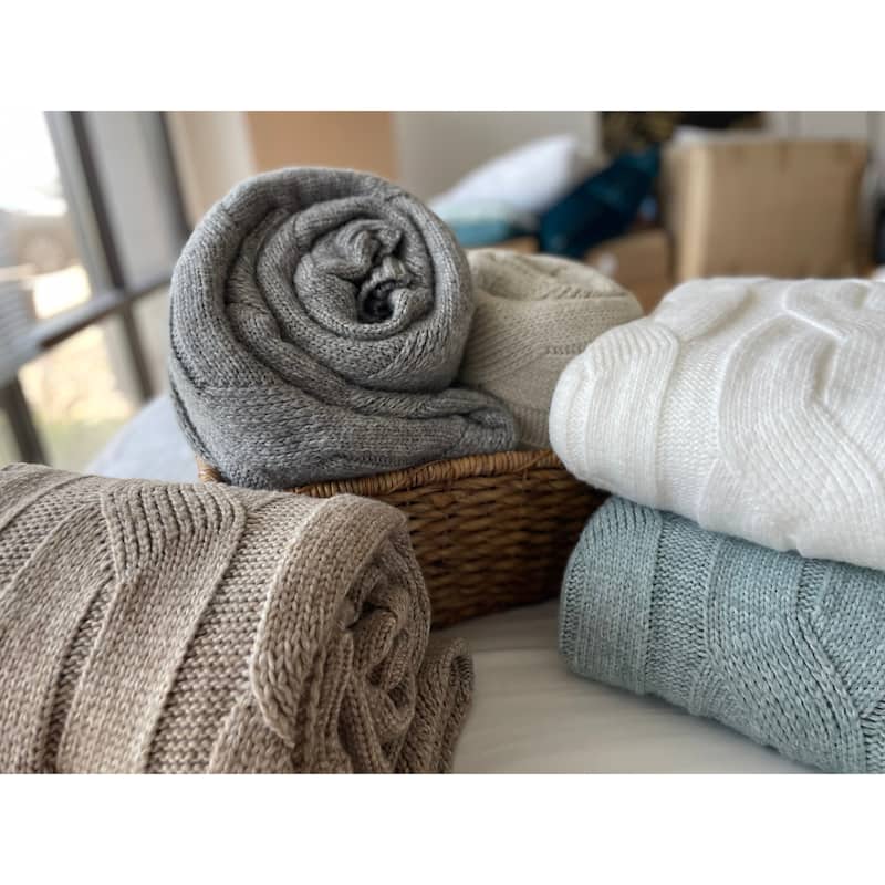 Luxurious Cable Knit Oversized Throw Blanket - 60"x70"