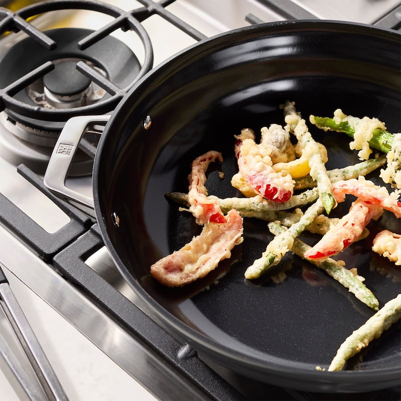 ZWILLING Motion Ceramic Hard Anodized 5-qt Aluminum Nonstick Deep Fryer - Black