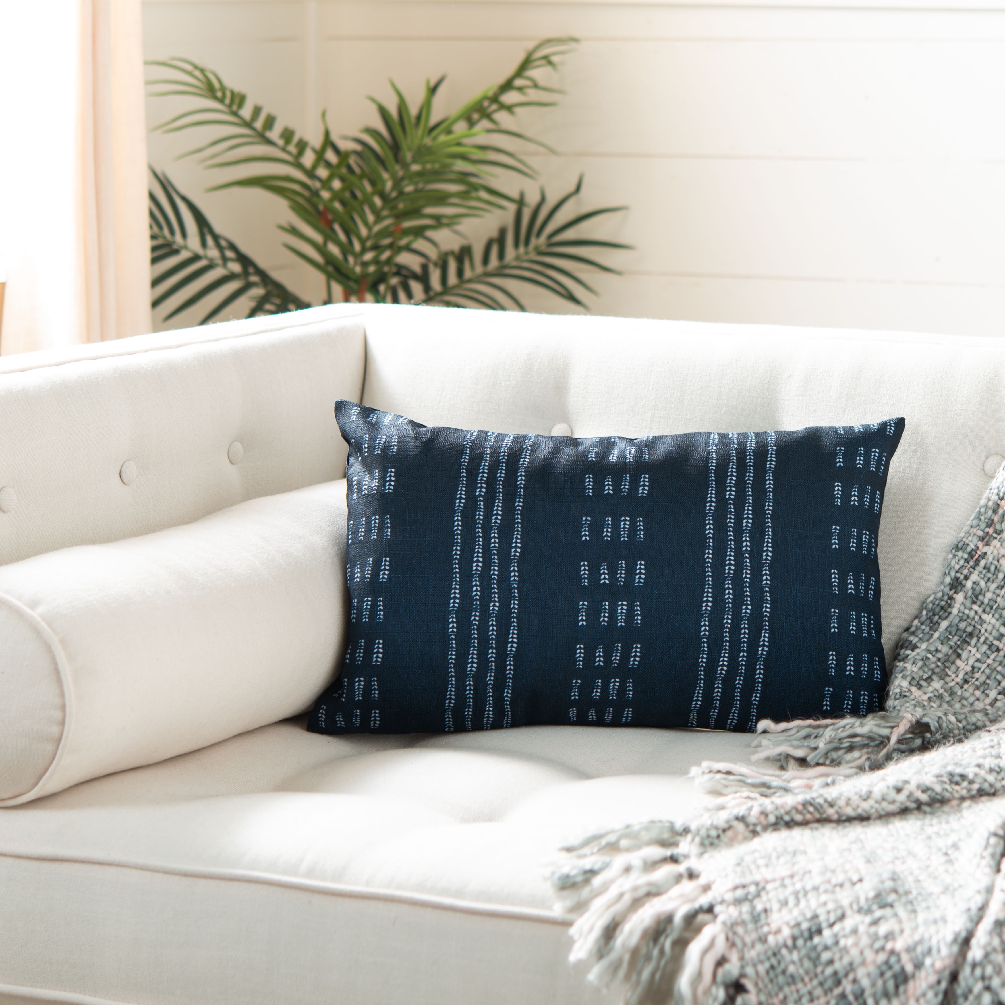 SAFAVIEH Jedidja Decorative Accent Throw Pillow