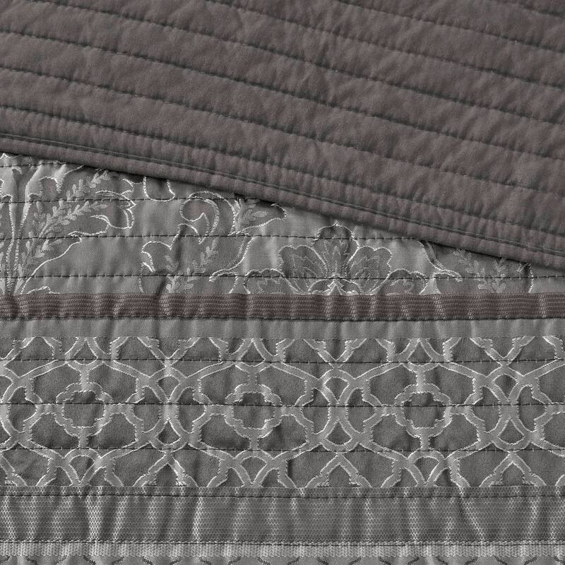 Madison Park Venetian 6 Piece Jacquard Quilt Set with Throw Pillows