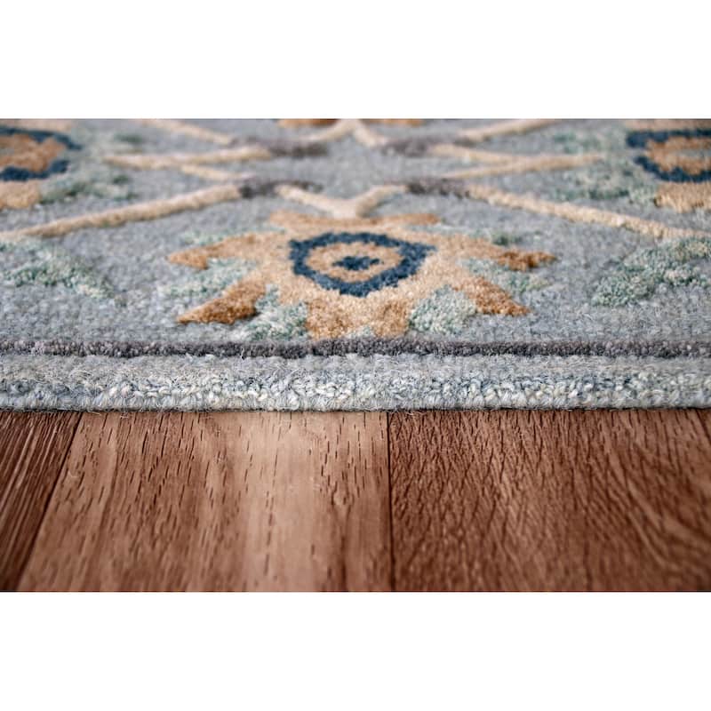 Sevita Traditional Floral Filigree Rug