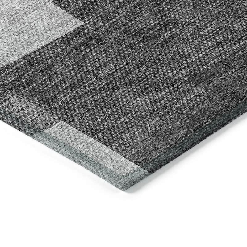 HomeRoots Geometric Transitional Rectangle Outdoor Rug