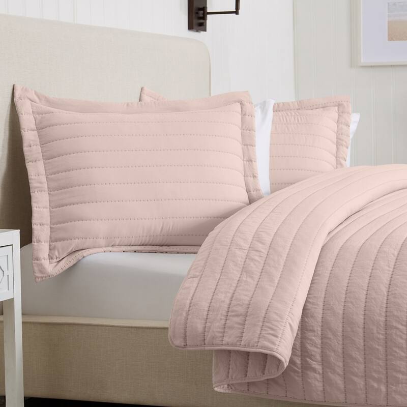 Luxurious Channel Stitch Microfiber Quilt Set With Shams