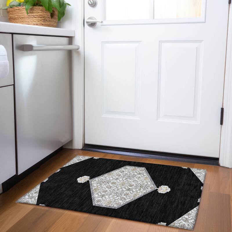 Premium Washable Super Soft Traditional Global Mayfield Rug - Black - 1'8" x 2'6"