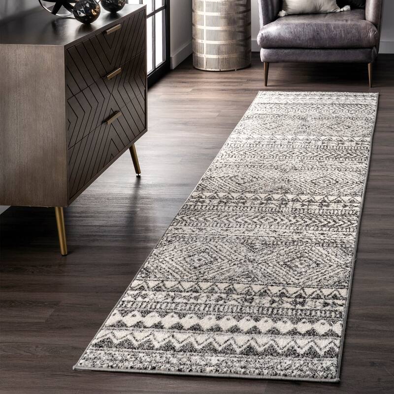 Nuloom Transitional Tribal Becky Area Rug
