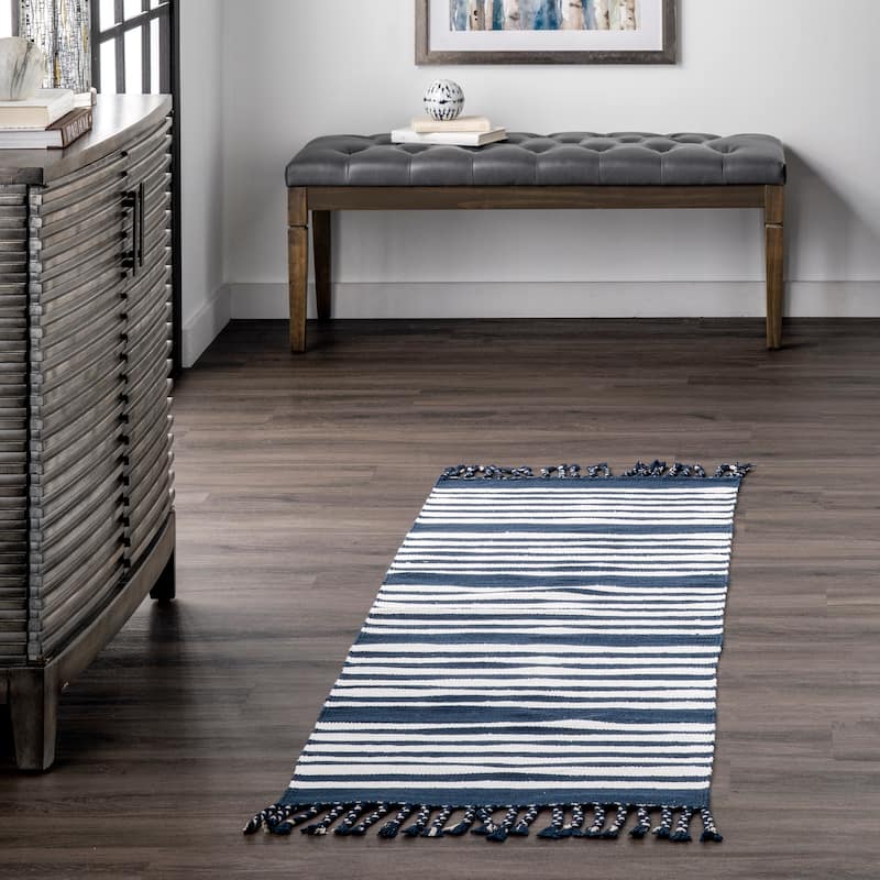 Nuloom Rowen Striped Cotton Tassel Area Rug