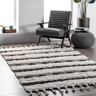Nuloom Ivory Handmade Wool Cotton Geo Striped Shag Rug