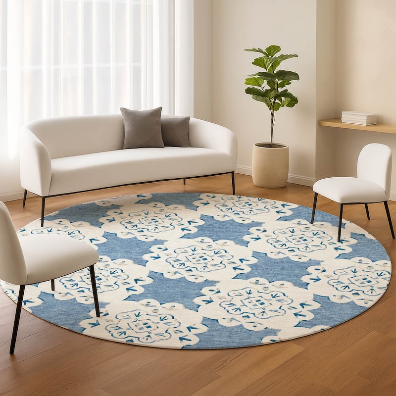 Machine Washable Indoor/ Outdoor Global Motif Chantille Rug