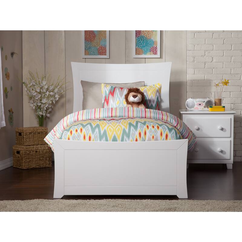 Traditional Bed Frame with Footboard - Solid Wood Platform Bed - Modern Bedroom Furniture