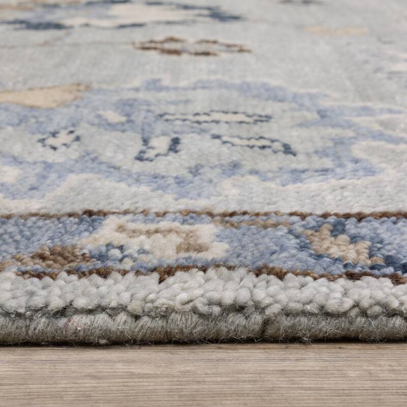 Maylin Traditional Oriental Light Blue/ Blue Area Rug