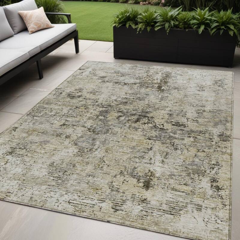 HomeRoots Abstract Transitional Rectangle Outdoor Rug - 5' X 8'