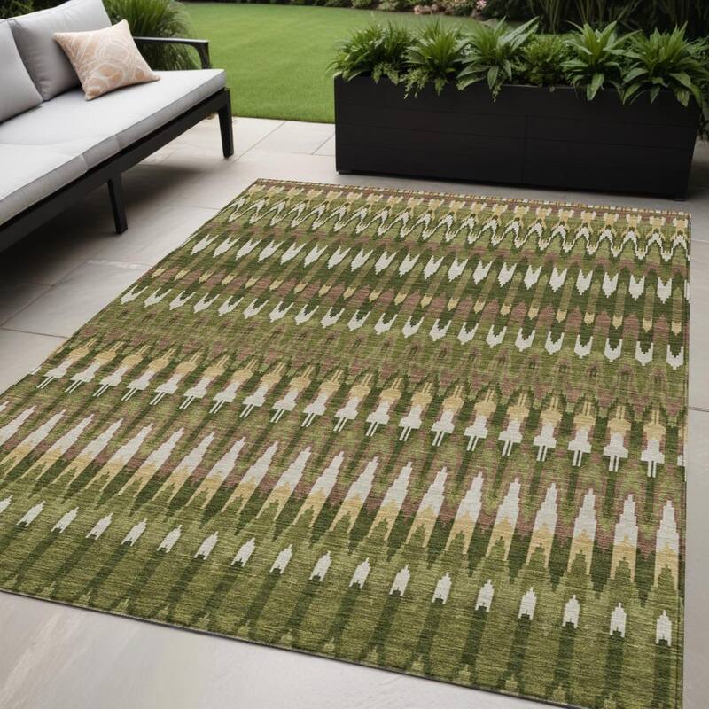 HomeRoots Southwestern Transitional Rectangle Outdoor Rug - 5' X 8'
