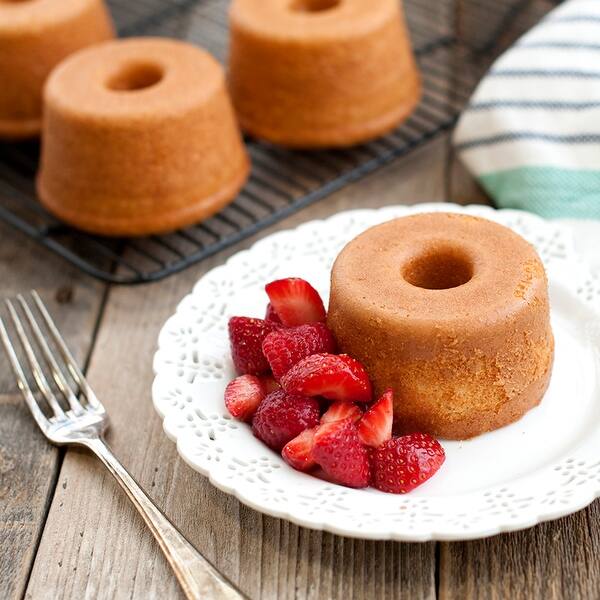 Nordic Ware Angel Cakes Mini Angel Food Pan On Sale Overstock 30025626 Angel food cake is by far one of my favorite cakes if it is made well. nordic ware