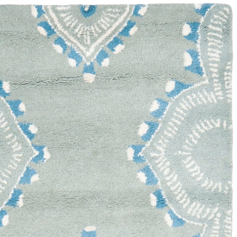 SAFAVIEH Handmade Wyndham Geanina Modern Wool Rug