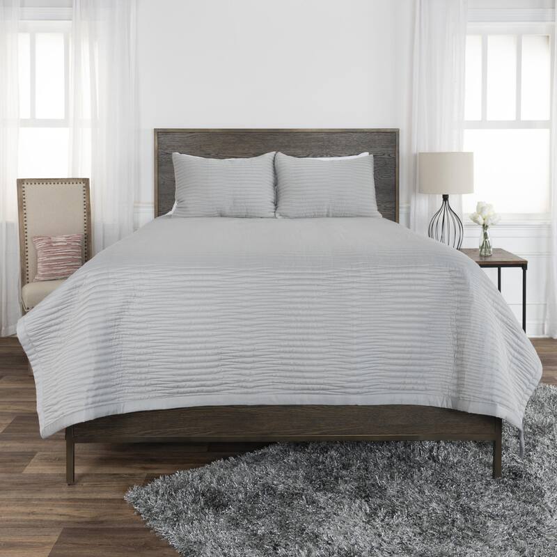 Blackberry Grove Parker Wave Pattern 3-Piece Quilt Set - Grey - King