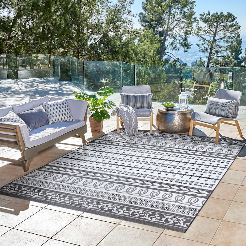 Gertmenian Solterra Bohemian Moroccan Global Weather Resistant Polypropylene Flatweave Indoor/ Outdoor Area Rug Collection