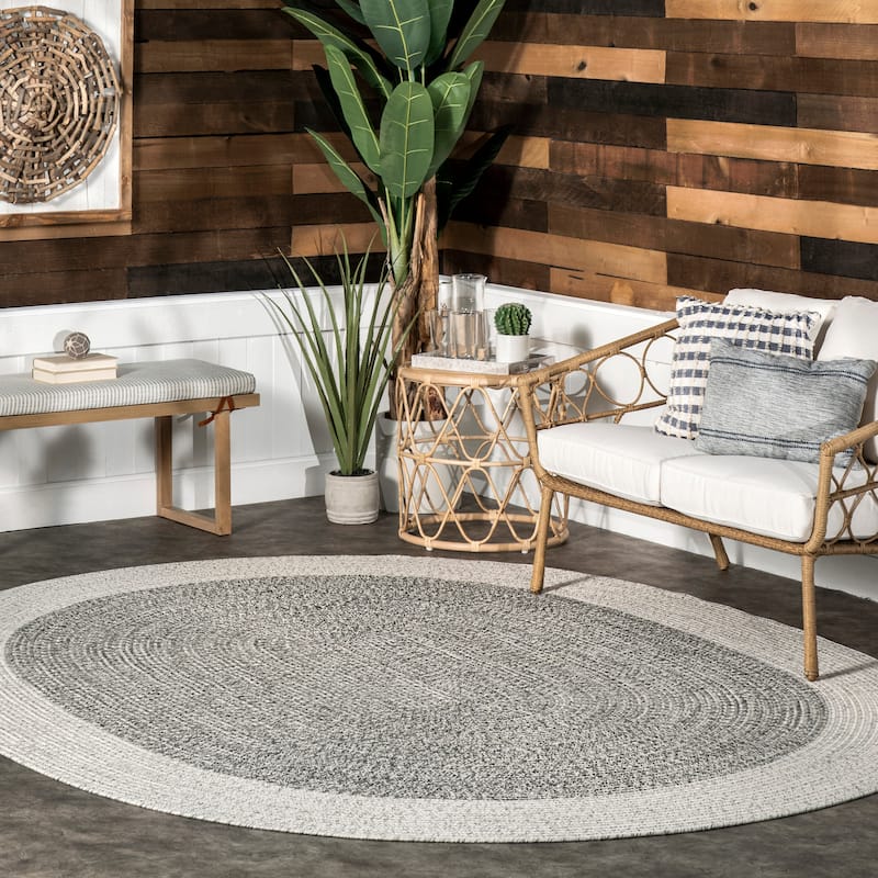 Nuloom Solid Border Indoor/Outdoor Hand-braided Area Rug - 7'6" x 9'6" Oval - Grey