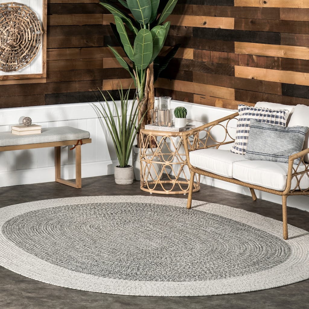 Nuloom Solid Border Indoor/Outdoor Hand-braided Area Rug