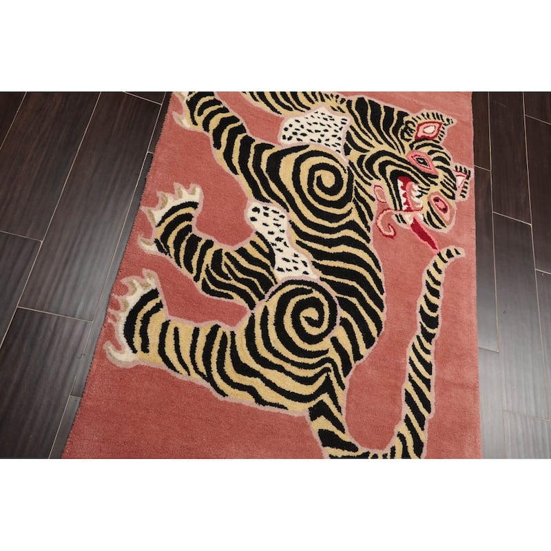 Hand Tufted Hand Made Wool Chinese Lion Novelty Oriental Rug Blush - 3' x 5'