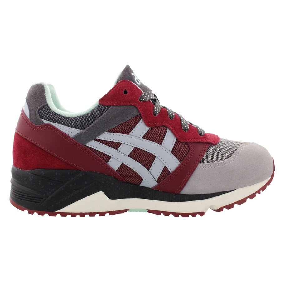 asics gel lique on feet