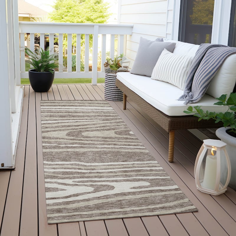 Machine Washable Indoor/ Outdoor Abstract Illusion Chantille Rug - Taupe - 2'3" x 7'6"