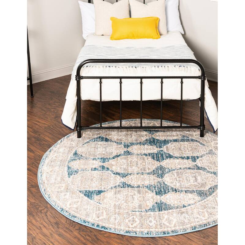 Traditional Nixa Collection Area Rug