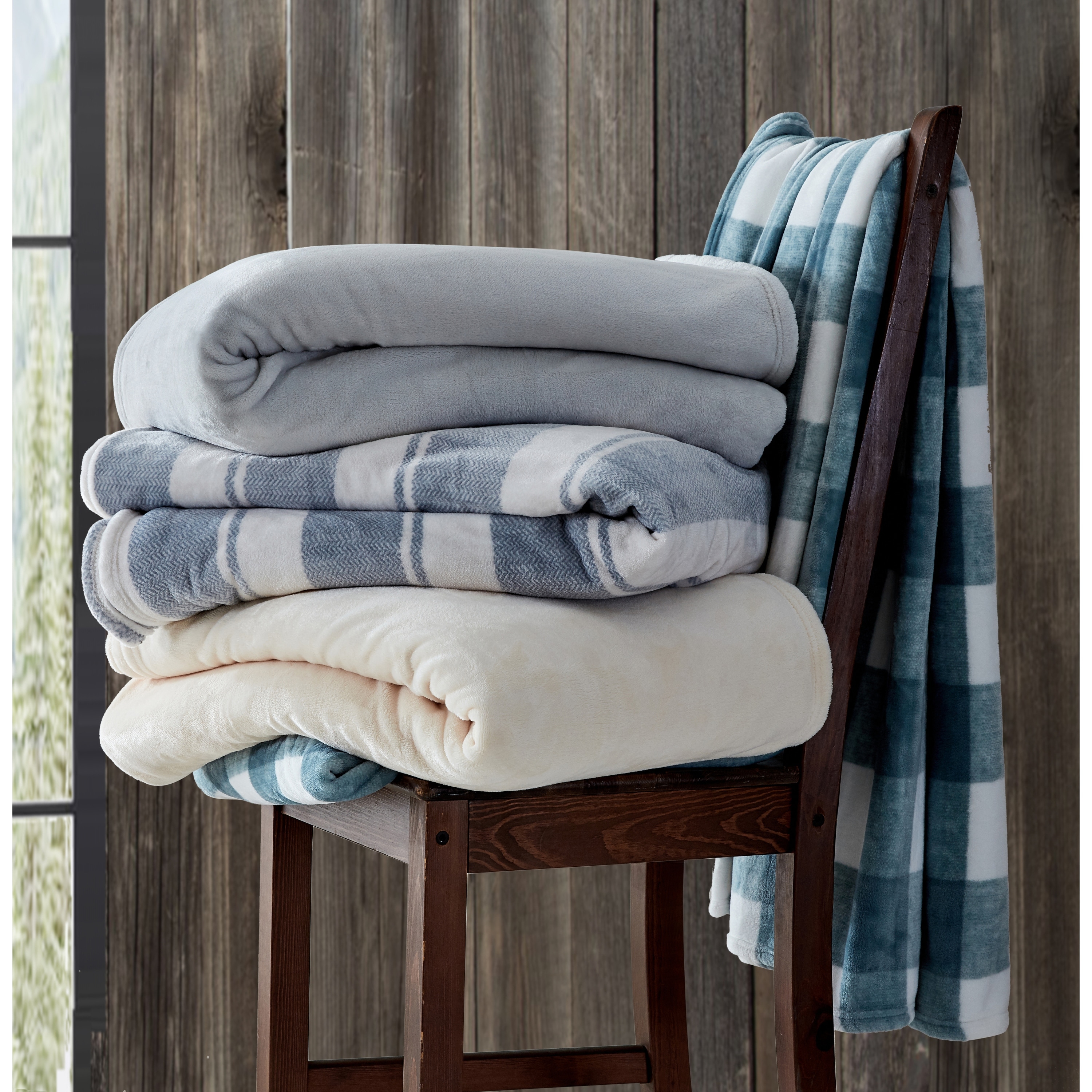 Eddie Bauer Ultra Soft Plush Fleece Lightweight All Season Throw Blanket