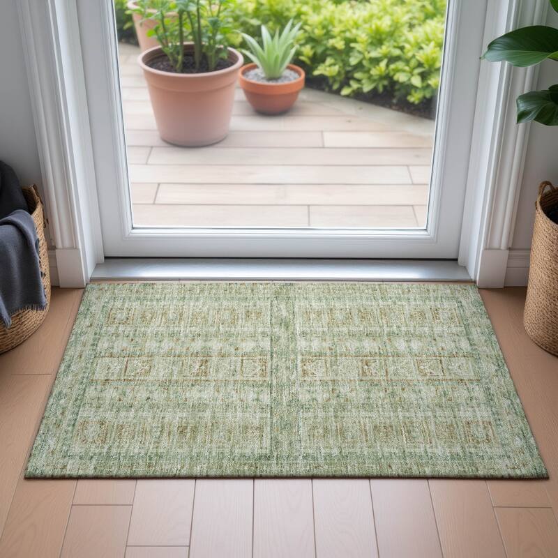 Machine Washable Indoor/Outdoor Global Traditional Chantille Rug