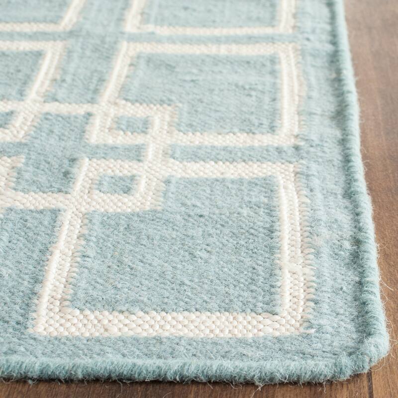 Martha Stewart by SAFAVIEH Square Dance Wool/ Banana Silk Rug