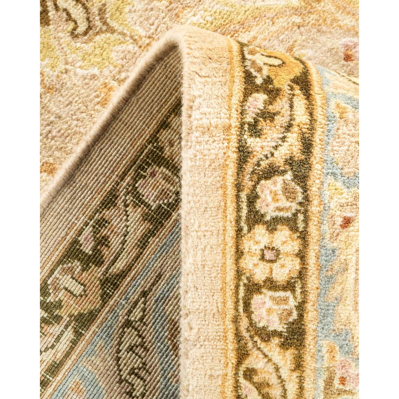 Overton Hand Knotted Wool Traditional Oriental Ivory Area Rug - 4' x 6'