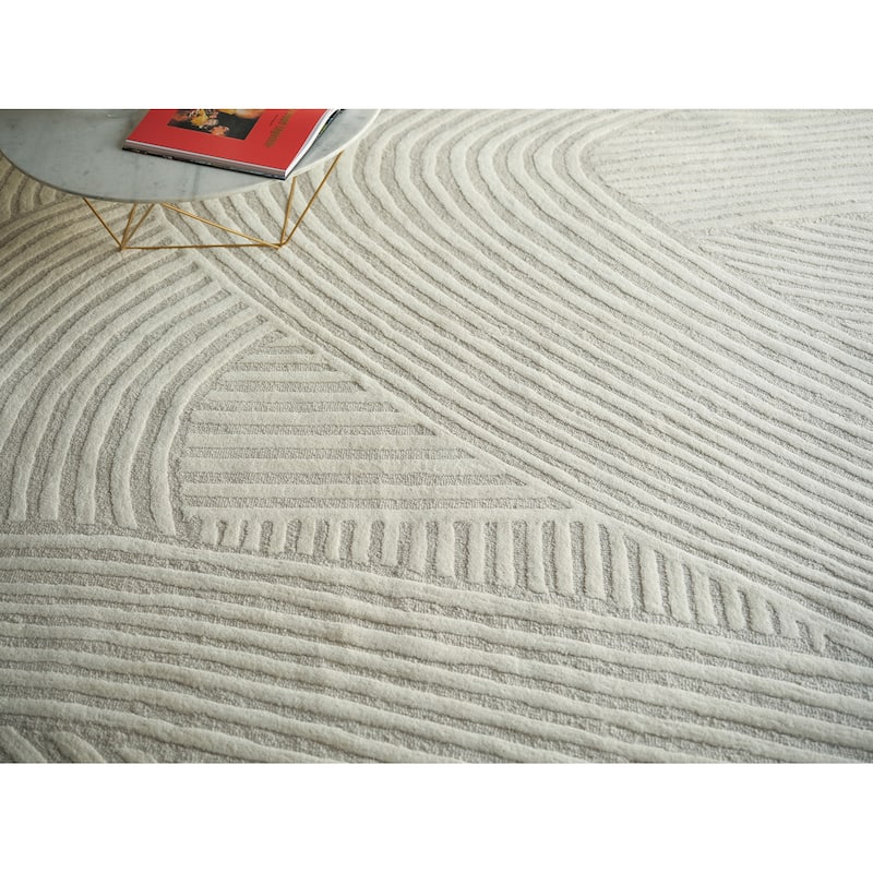 Entro Handmade New Zealand Wool Silver/Ivory Area Rug.