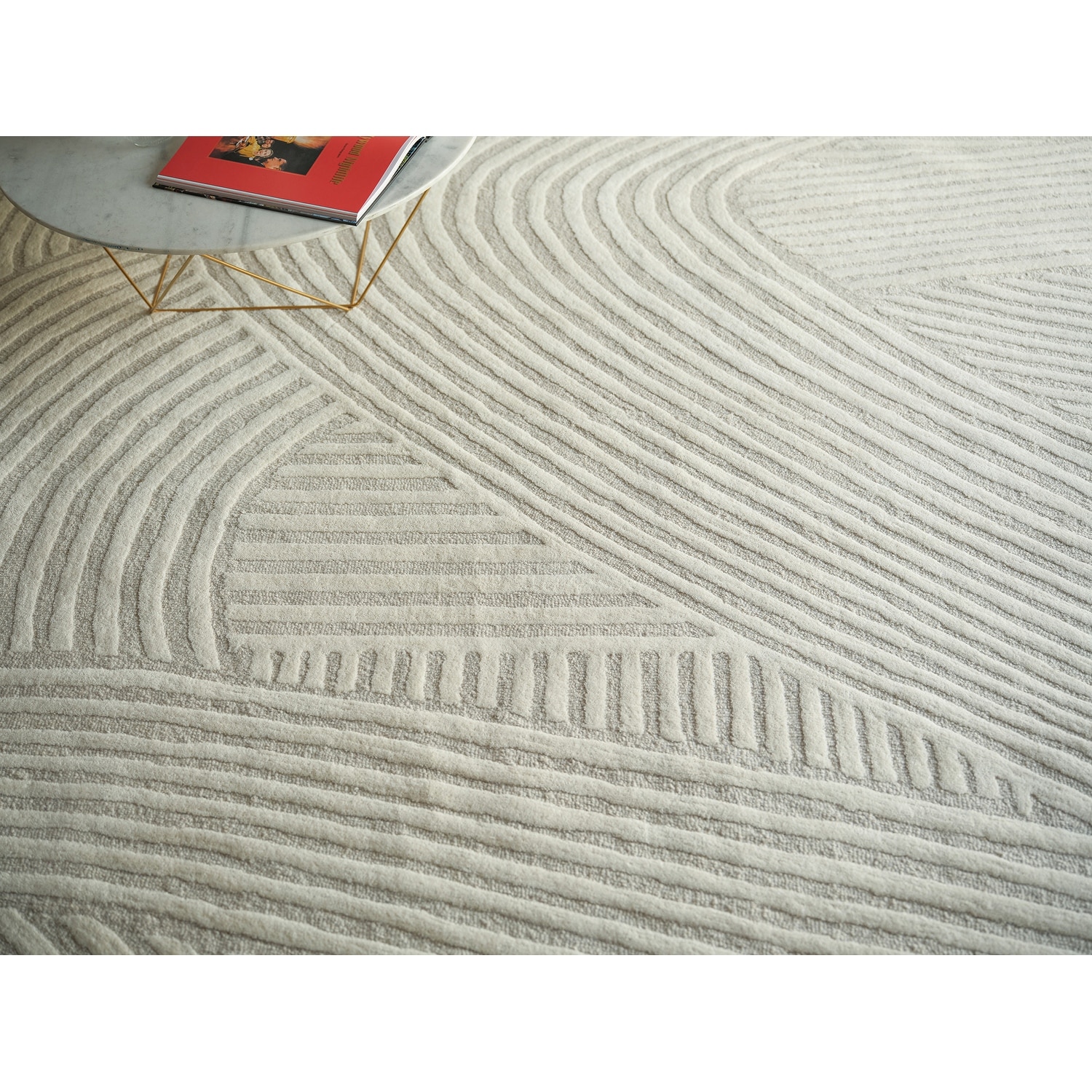 Entro Handmade New Zealand Wool Silver/Ivory Area Rug.