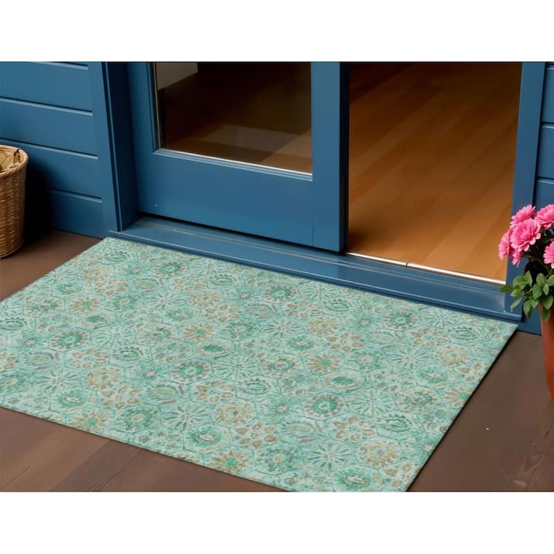 HomeRoots Floral Transitional Rectangle Outdoor Rug - 3' x 5'