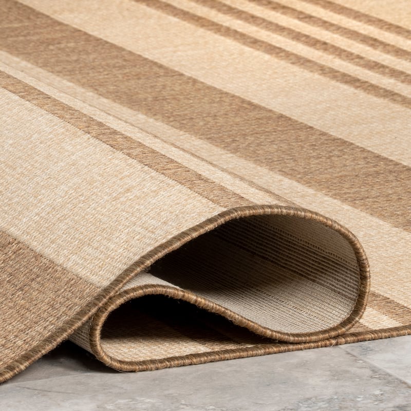 Nuloom Kristen Striped Indoor/Outdoor Area Rug