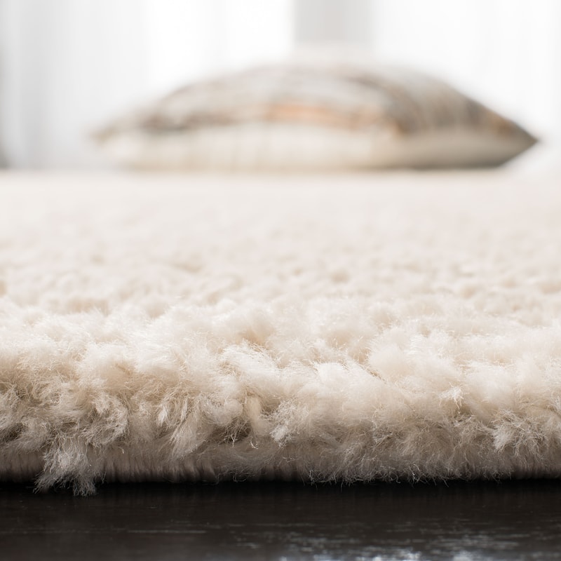 SAFAVIEH August Shag Solid 1.2-inch Thick Area Rug