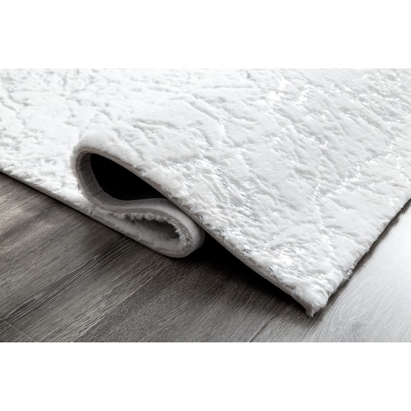 Chryso Collection Abstract Faux-Fur Rug with Foil