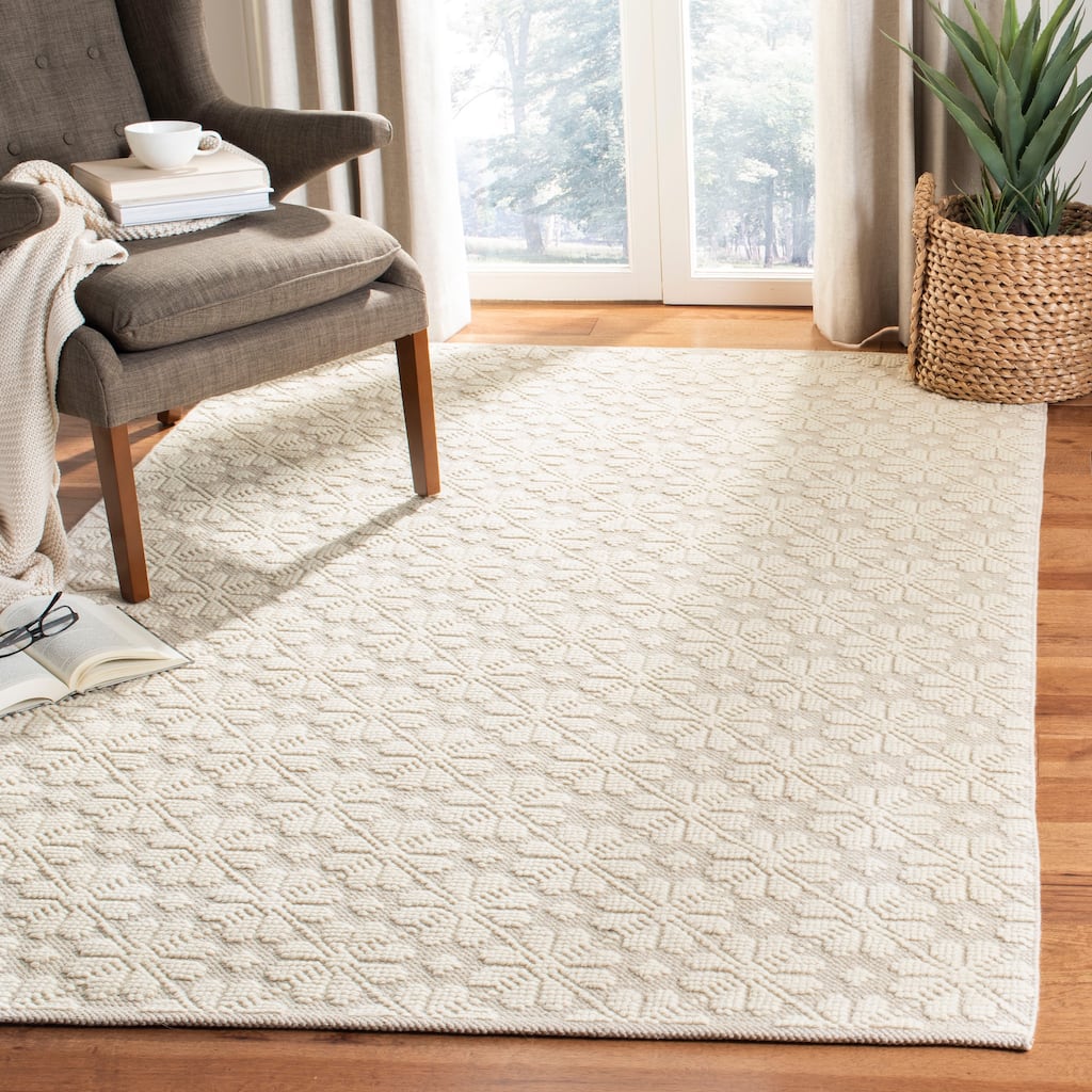 Martha Stewart by SAFAVIEH, Handmade Micheline Wool Rug