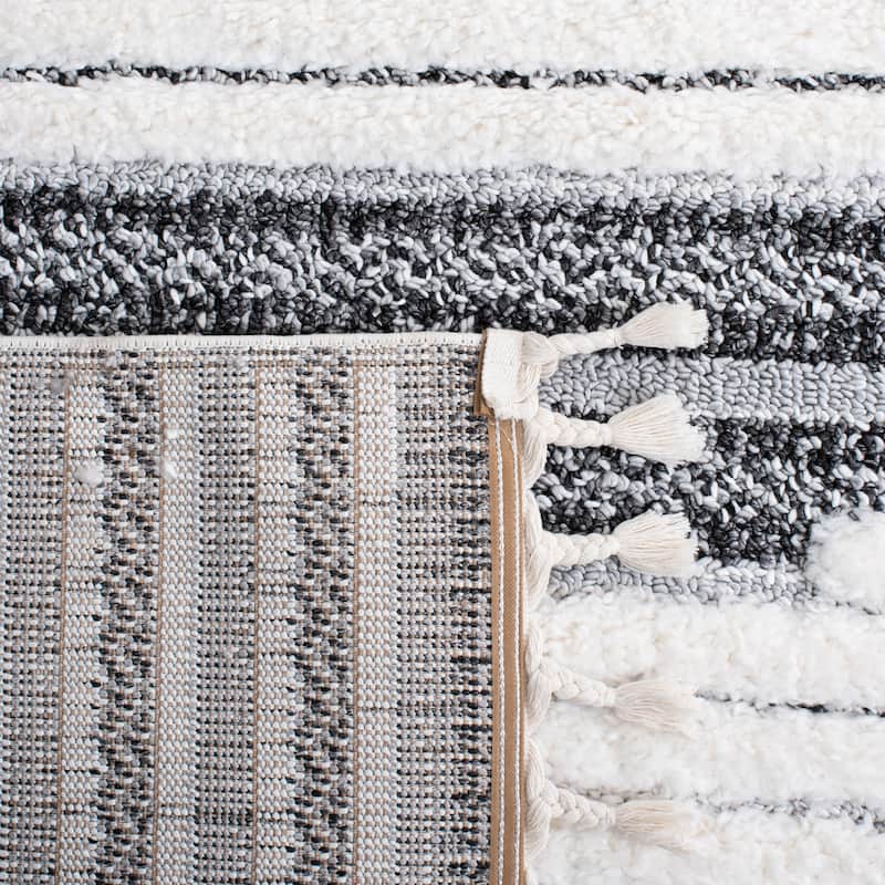 SAFAVIEH Moroccan Tassel Shag Elvia 2-inch Thick Rug