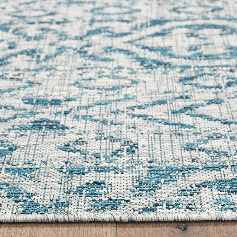 Sevita Entwined Ikat Geometric Indoor/Outdoor Rug