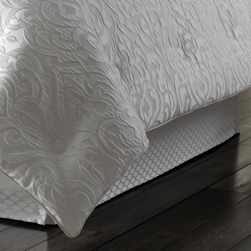 J. Queen New York Astoria White Comforter Set - California King
