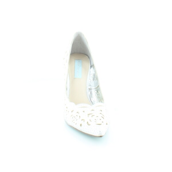 betsey johnson jane pump