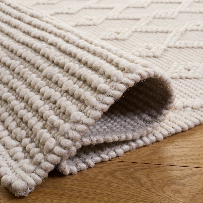 SAFAVIEH Handmade Natura Maddy Raised Textured Wool Blend Rug