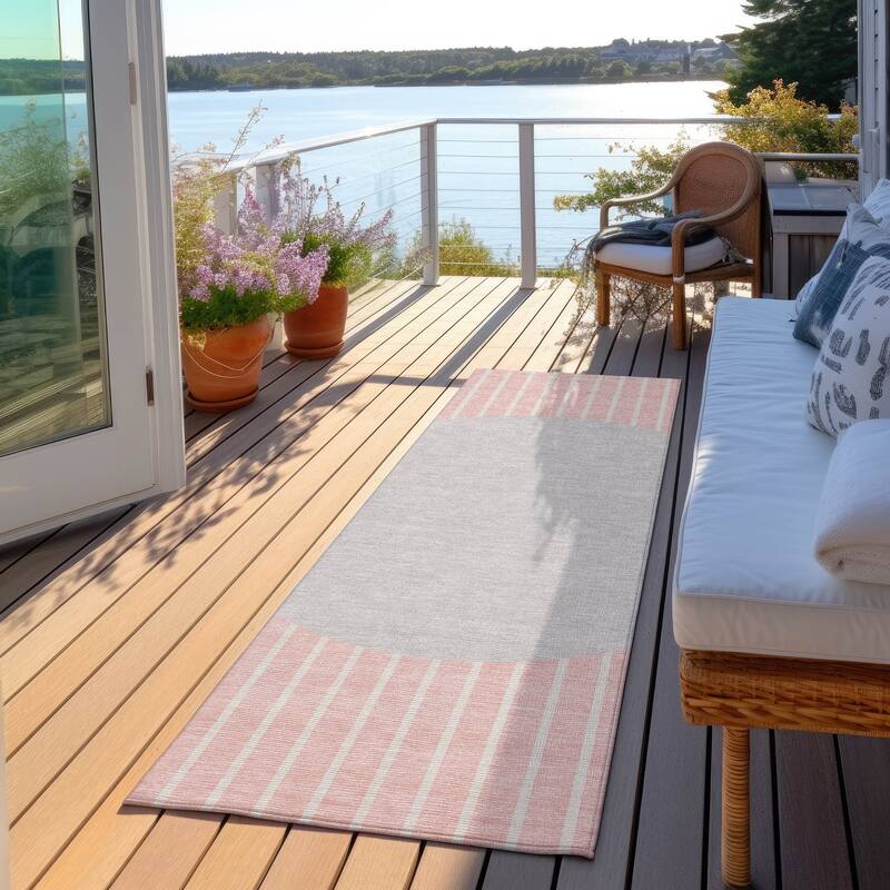 Machine Washable Indoor/ Outdoor Modern Sunrise Chantille Rug