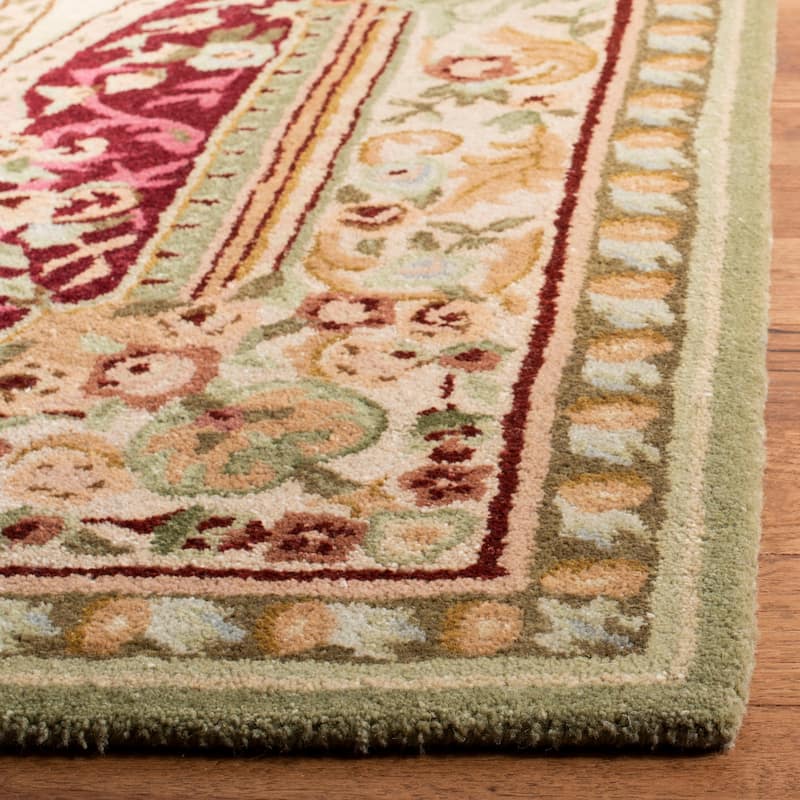 SAFAVIEH Handmade Savonnerie Zoey Traditional Oriental Wool Rug