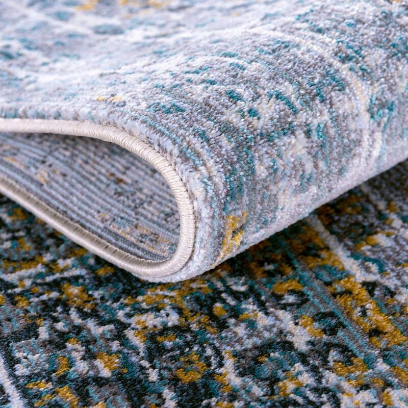 Traditional Samana Collection Area Rug