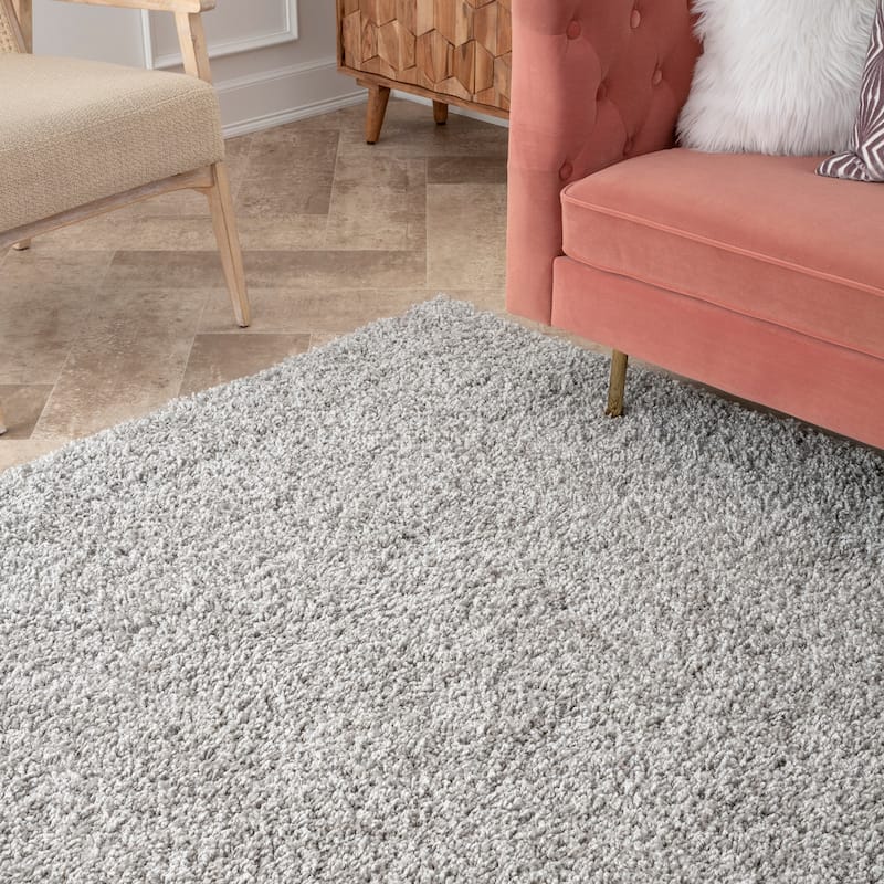 Nuloom Janine Plush Shag Area Rug