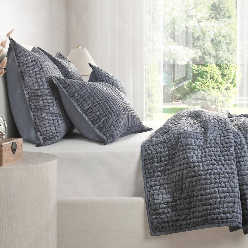 Dimitry 100% Rayon Velvet Quilt by Kosas Home