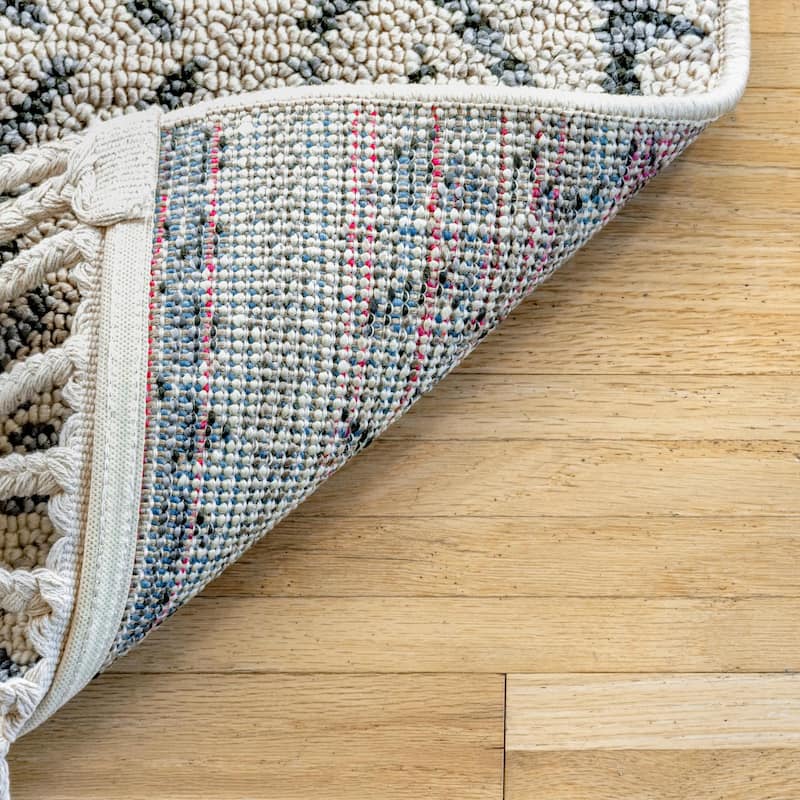 Nuloom Geometric Akua Ethnic Bands Tassel Area Rug