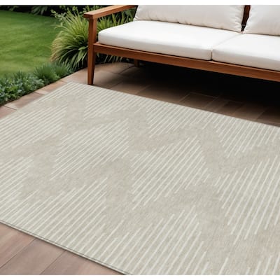 HomeRoots Geometric Transitional Rectangle Outdoor Rug