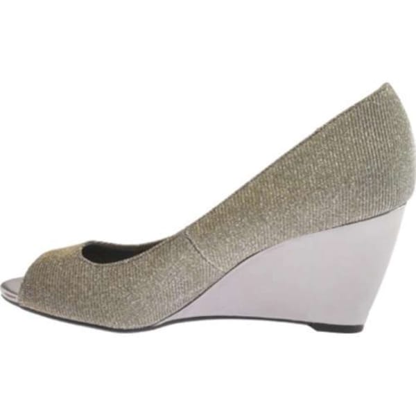 bandolino peep toe wedge